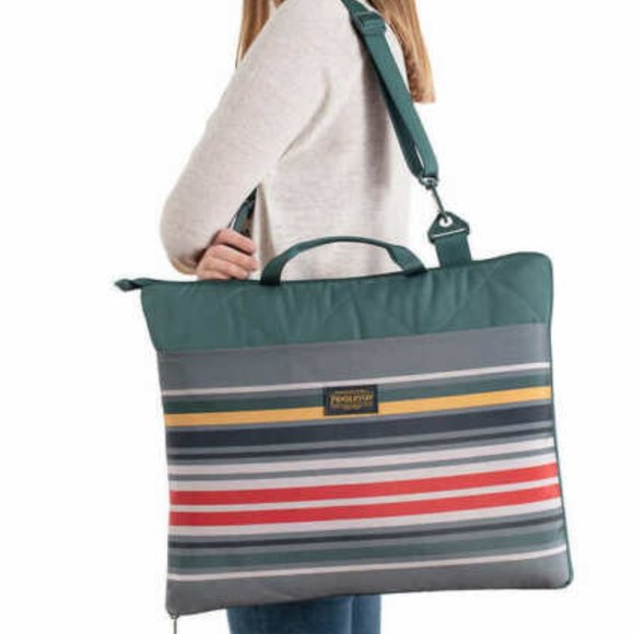 Pendleton Aztec Outdoor Packable Blanket 60''x72'' - Picture 7 of 8